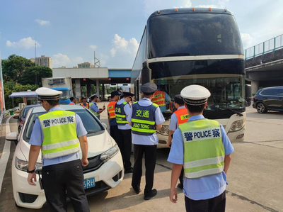 科技賦能 精準(zhǔn)打擊——我市開展跨鎮(zhèn)街跨部門聯(lián)合執(zhí)法行動規(guī)范道路旅客運輸站經(jīng)營